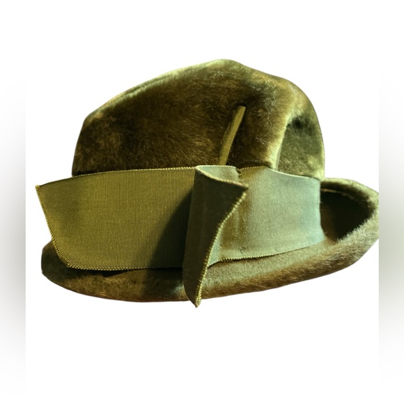 Amy New York Accessories - 60’s Amy New York Vintage Forest Green Fuzzy Alpine Fedora Women’s Hat
